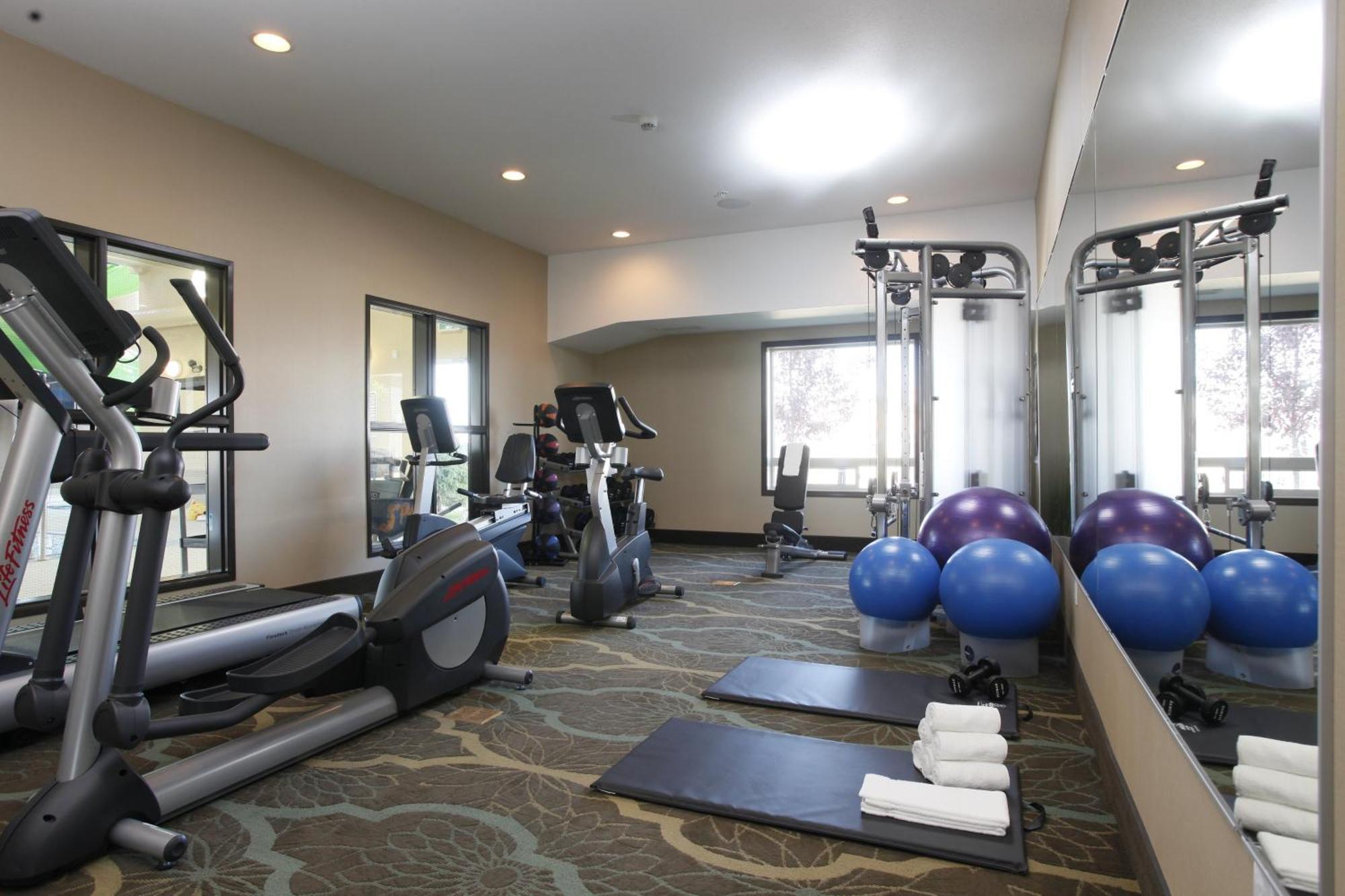 Holiday Inn Express Fort St John By Ihg Fort St. John Zewnętrze zdjęcie
