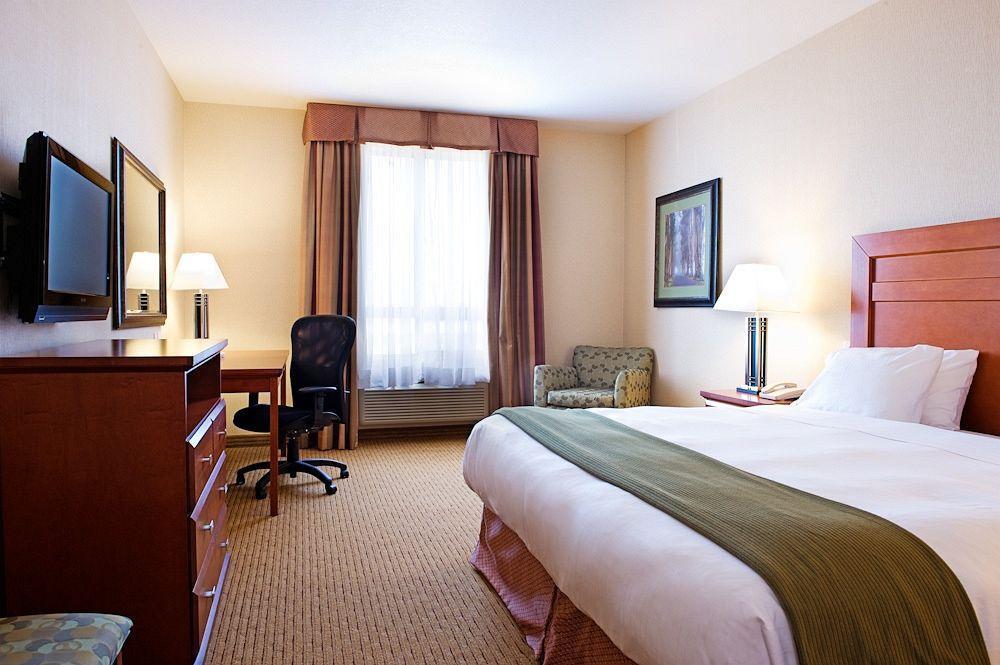 Holiday Inn Express Fort St John By Ihg Fort St. John Zewnętrze zdjęcie