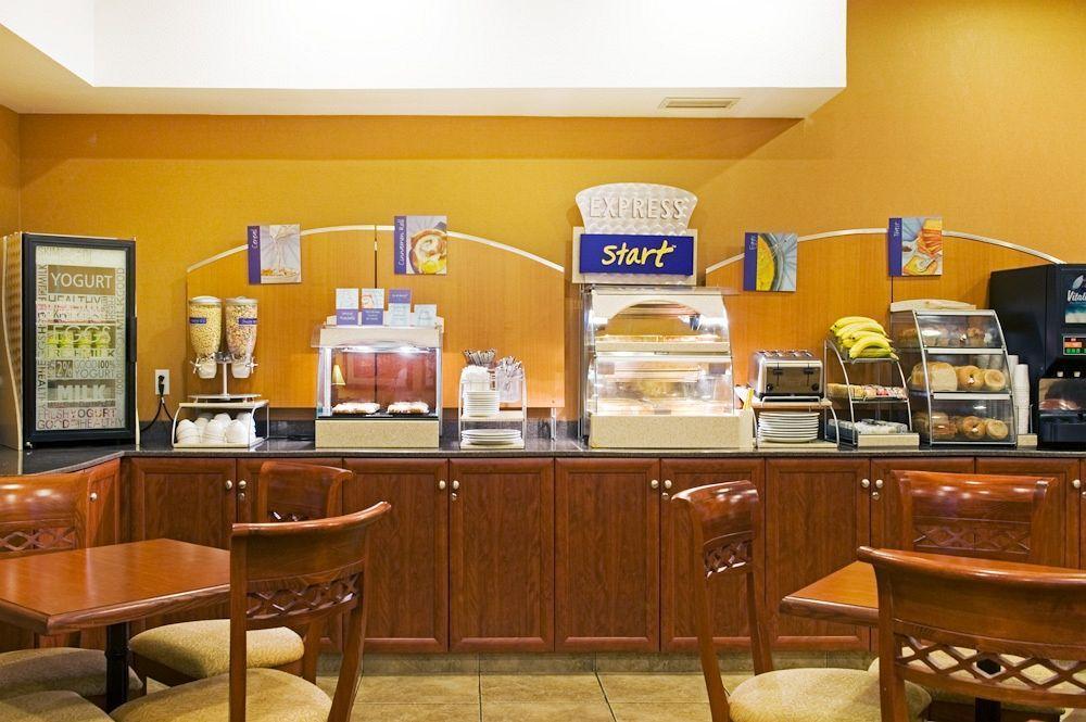 Holiday Inn Express Fort St John By Ihg Fort St. John Zewnętrze zdjęcie