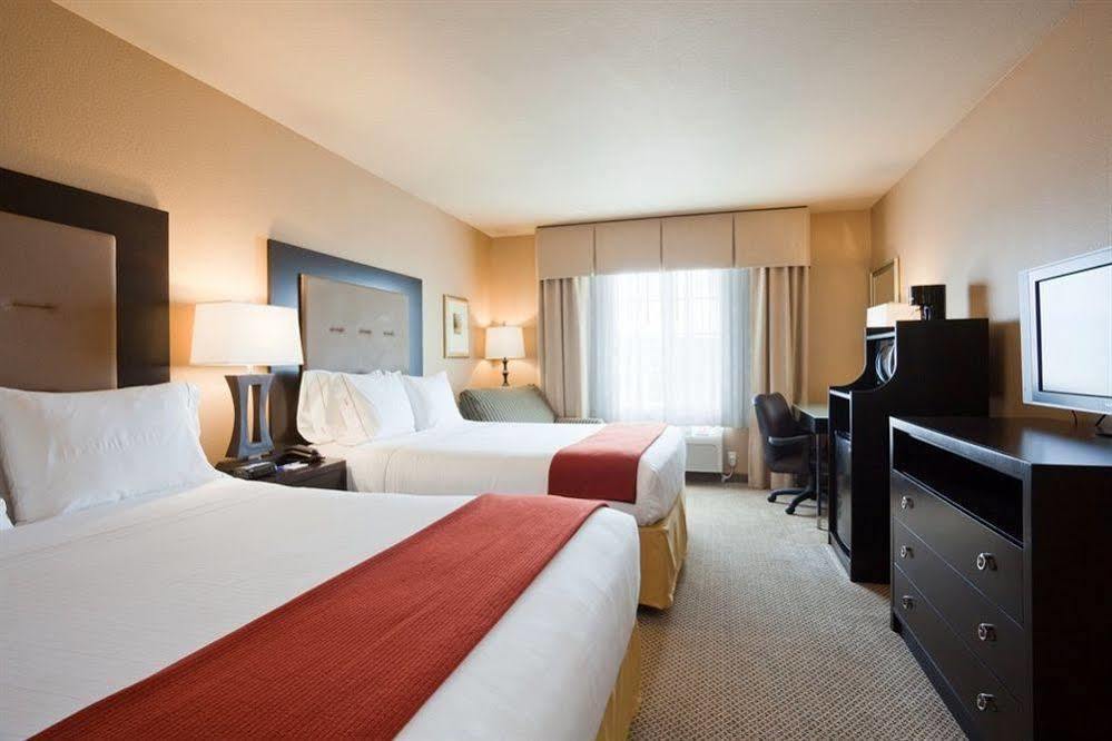 Holiday Inn Express Fort St John By Ihg Fort St. John Zewnętrze zdjęcie