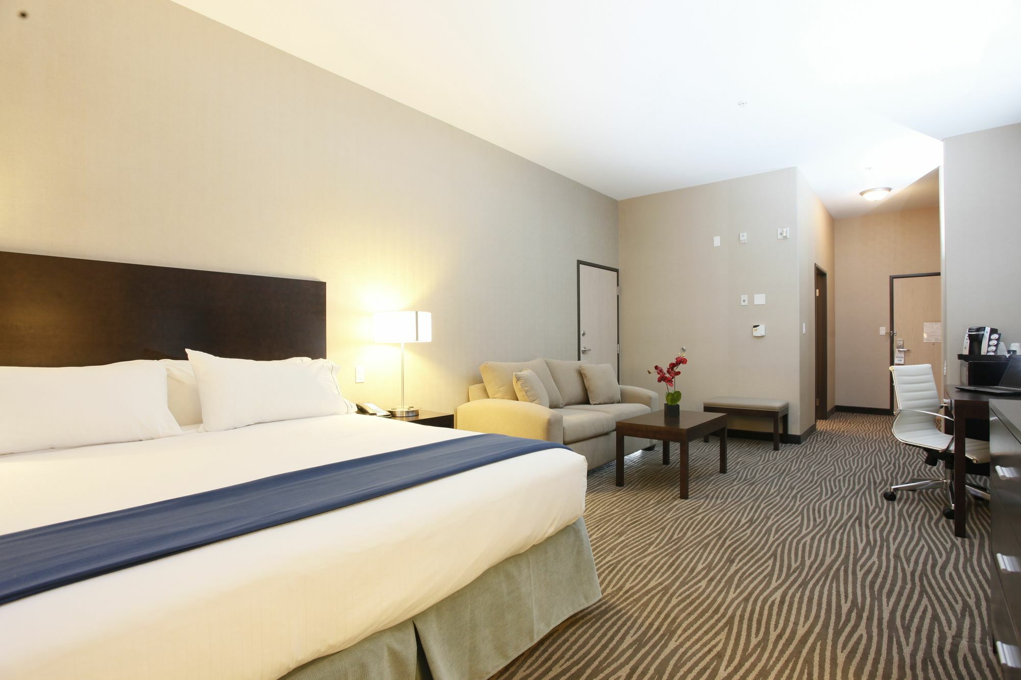 Holiday Inn Express Fort St John By Ihg Fort St. John Zewnętrze zdjęcie
