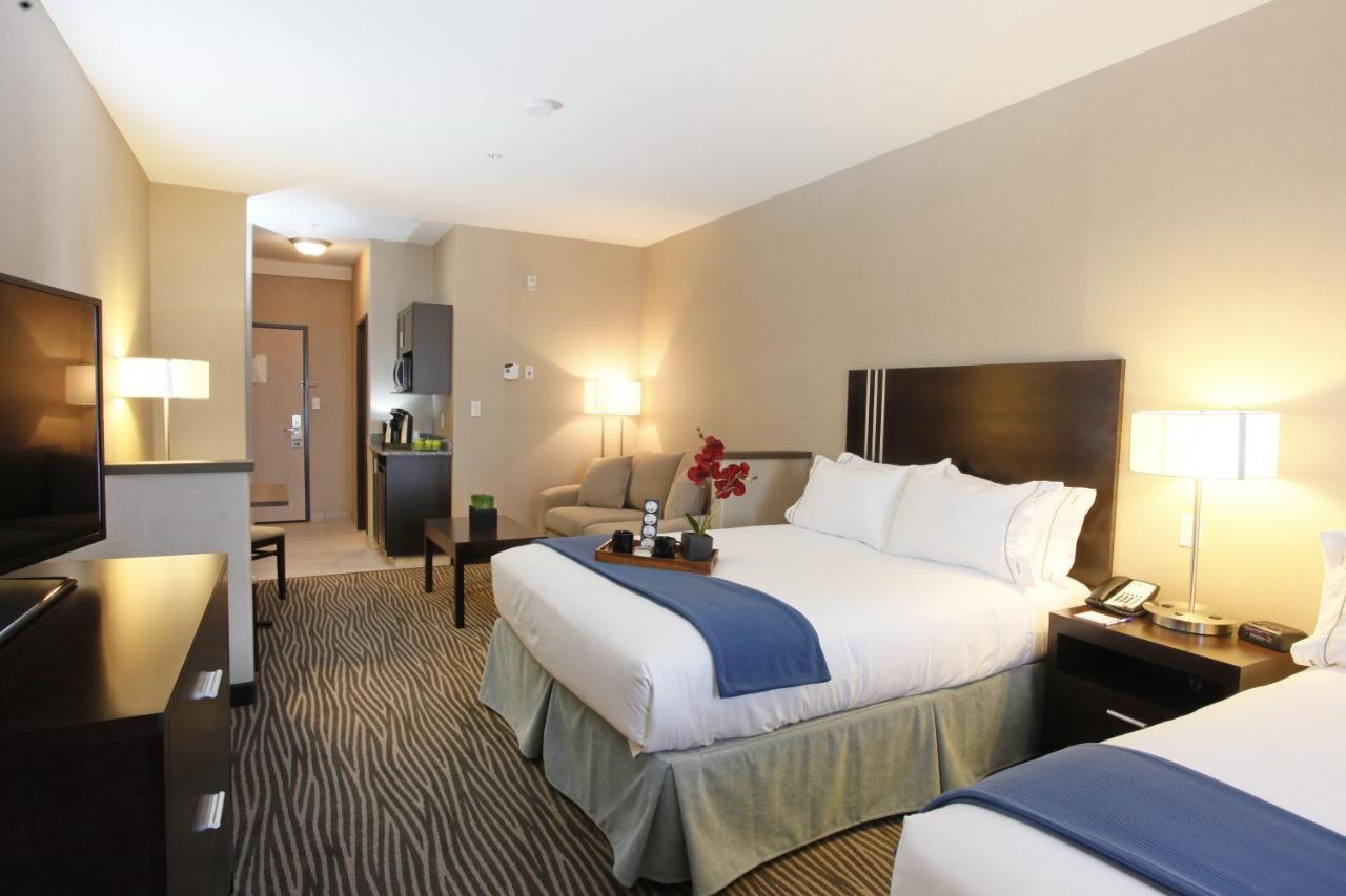 Holiday Inn Express Fort St John By Ihg Fort St. John Zewnętrze zdjęcie