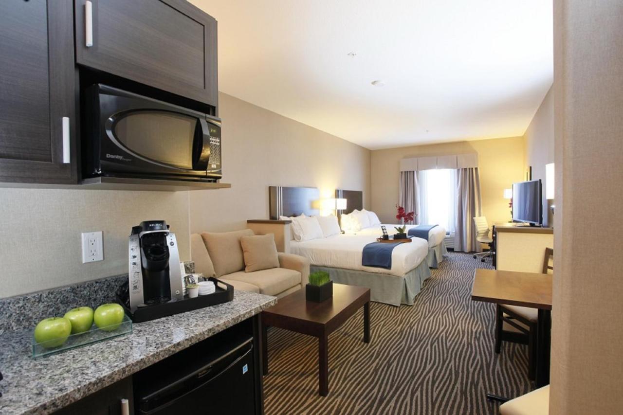 Holiday Inn Express Fort St John By Ihg Fort St. John Zewnętrze zdjęcie